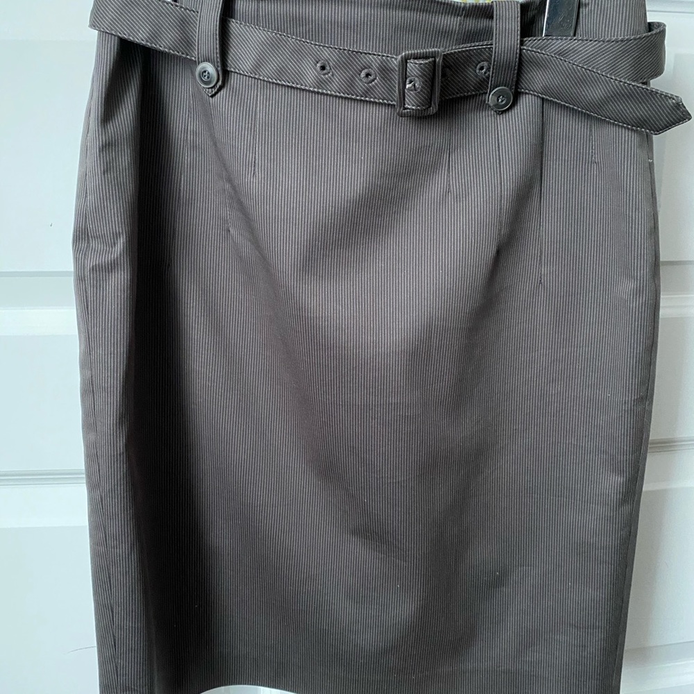 Grey skirt
